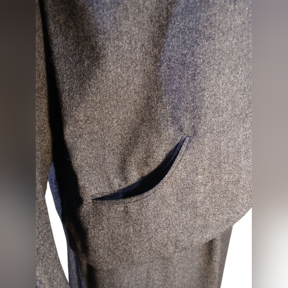 Woman's Vintage Grey Wool Skirt & Jacket Suit - Picture 6 of 9